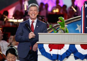 Tom Bergeron and Kermit the Frog