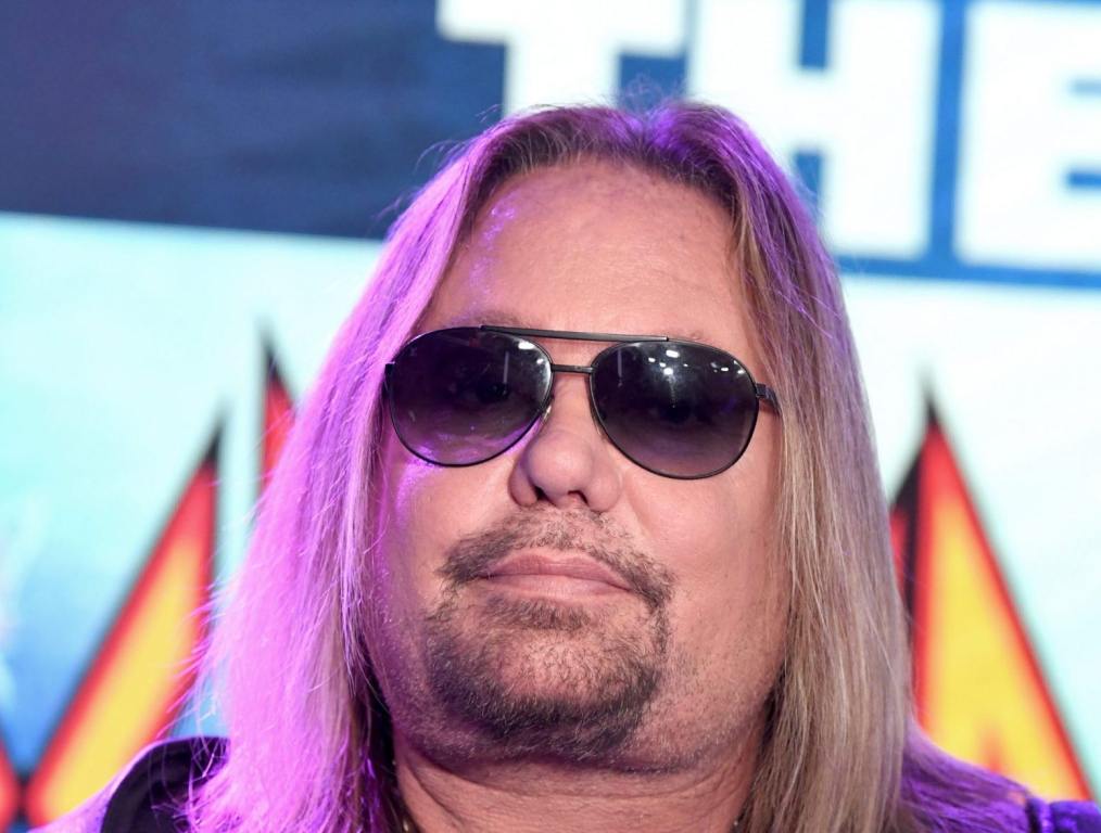 vince-neil-cuts-solo-show-short-my-voice-is-gone